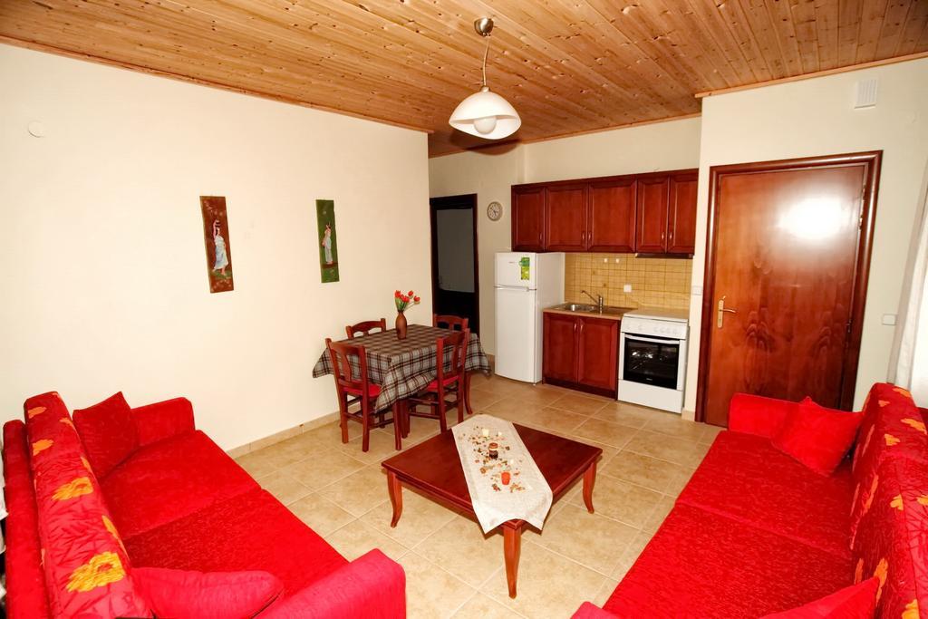 Traditional Apartments Tsikrikonis Mirtofiton Екстериор снимка